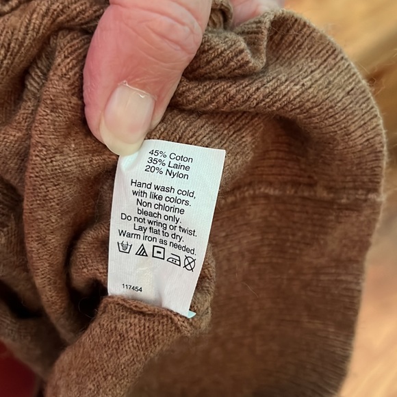 💙💛J. crew XS Sweater💙💛 - Picture 7 of 7